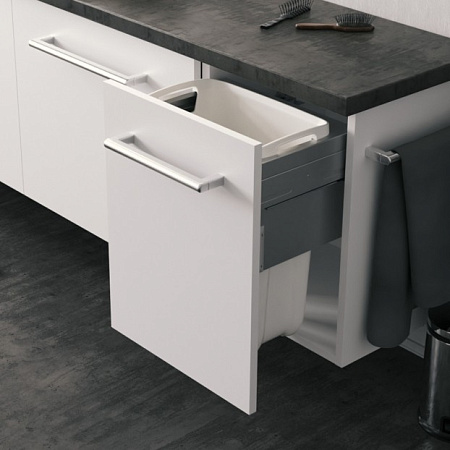 Hailo Корзина LAUNDRY CARRIER SMALL для хранения белья 33 л, выдвижной фасад 450 мм, белый/серебро