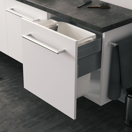 Hailo Система хранения белья LAUNDRY CARRIER SMALL 37 л, выдвижной фасад 600 мм, белый/серебро